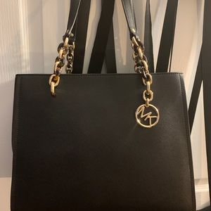 Received it as a gift. Do not need another bag.